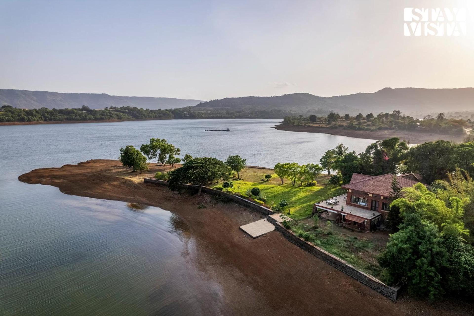 Stayvista At Three Shores With Lake View & Alfresco Dining Khamshet Exterior foto